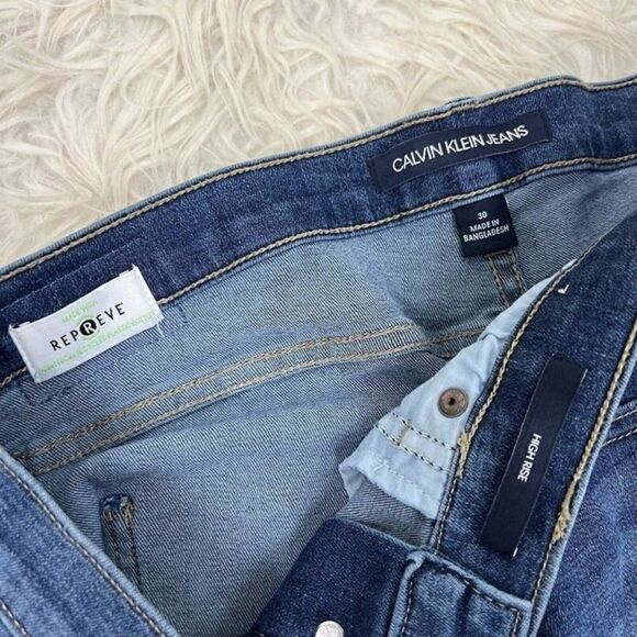 Calvin Klein Jeans Women's Repreve High Rise Buttonfly Jean Short Cotton Size 30 - Picture 3 of 11